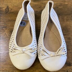 Beige Flats with Bow